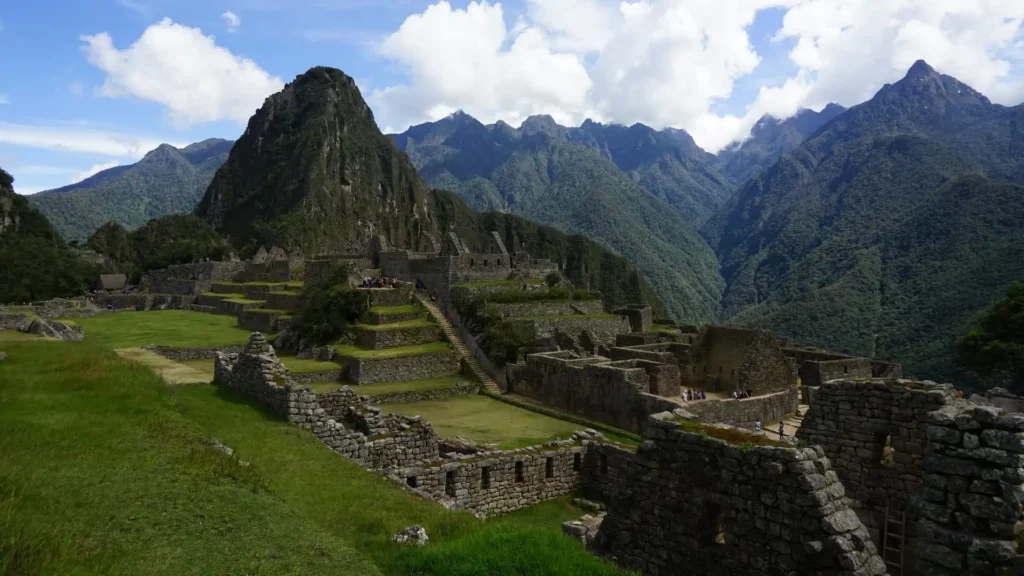 What Are the Exclusive Perks of Machu Picchu Private Tours?